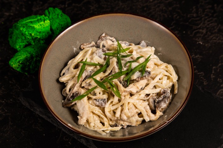 Wok со сливочным соусом